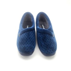 Zapatilla para mujer cerrada de algodón con un poco de tacón y suela de goma antideslizante