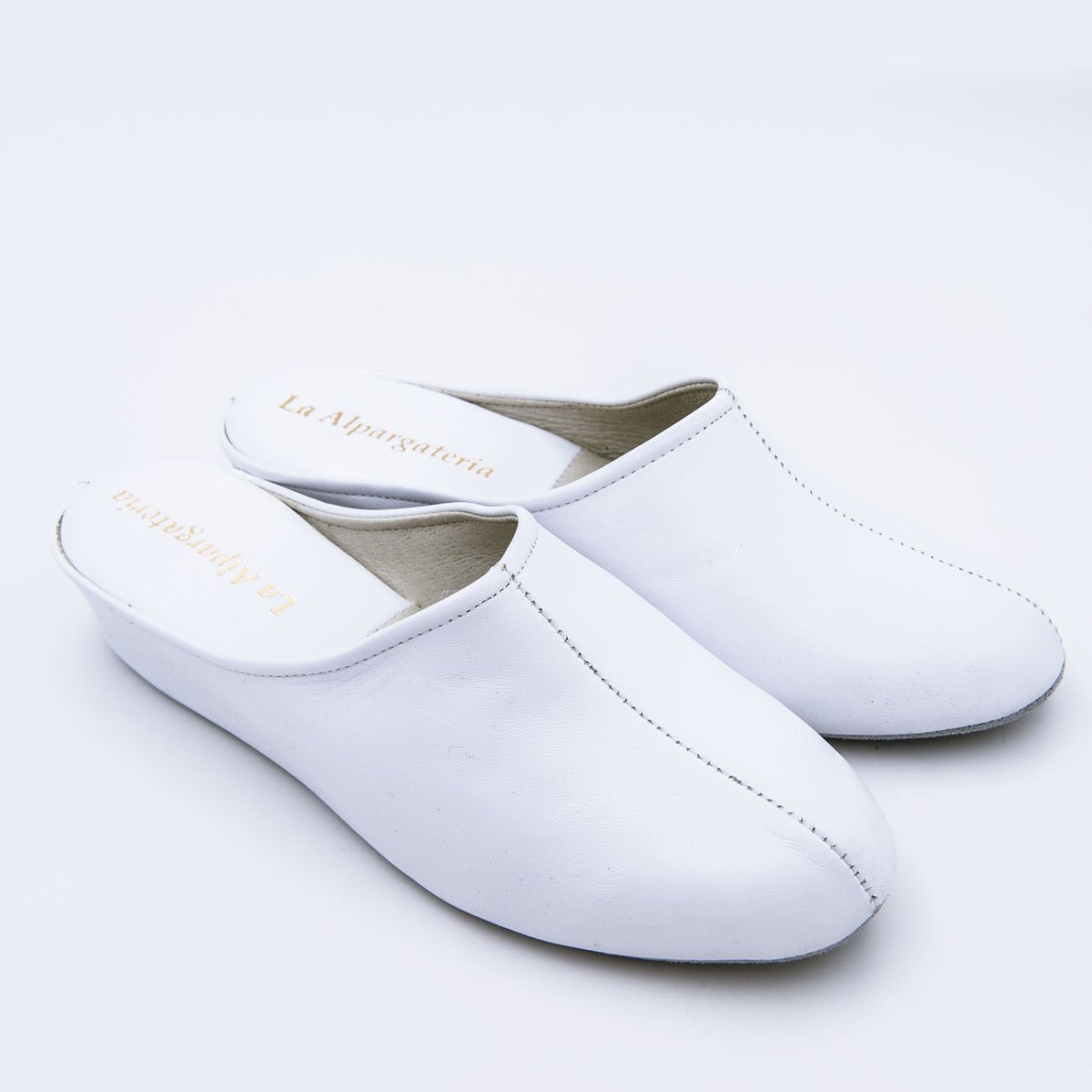 Zapatillas en napa piel de mujer con suela silenciosa y tacon de 3cm - Imagen 7
