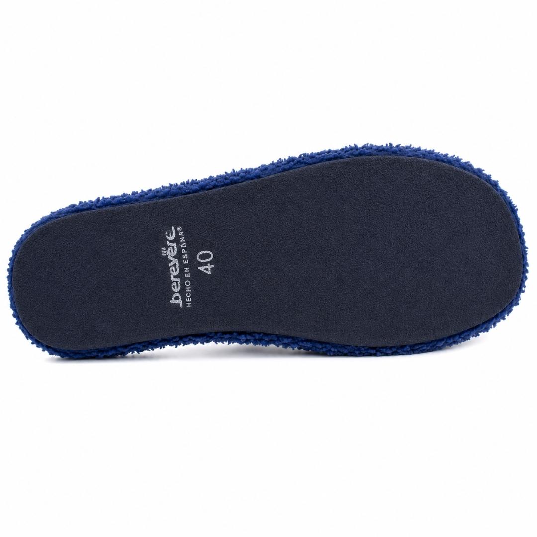Zapatilla de casa abierta de toalla con adorno de pez y letras “la mar” - Imagen 3