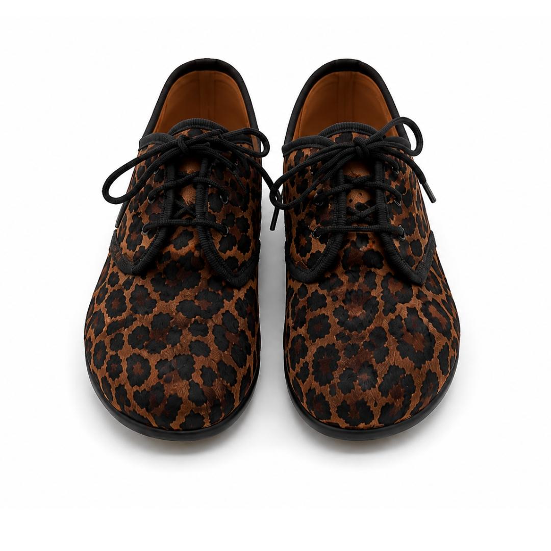 Zapato blucher con cierre de cordones en animal print con suela blandita - Imagen 4
