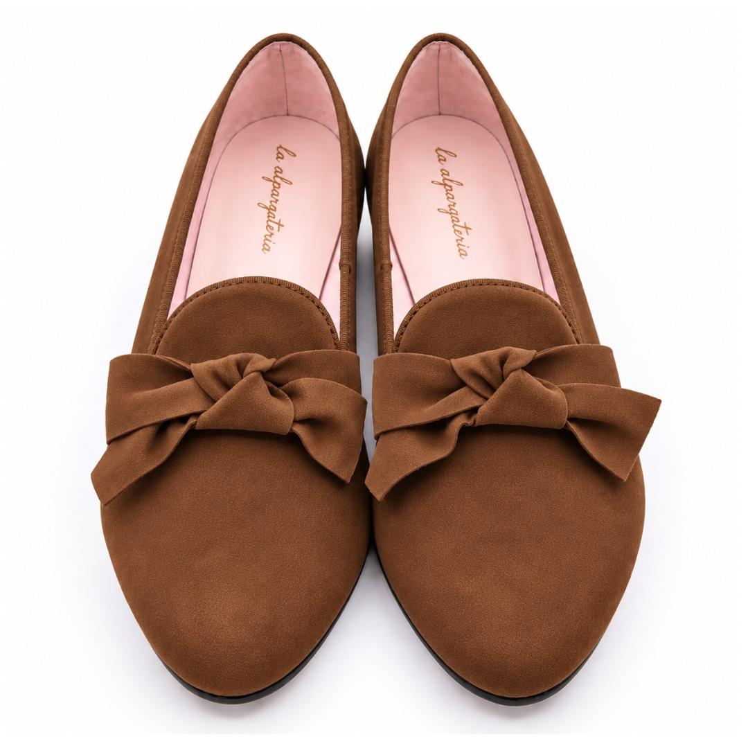 Zapato Slipper Clásico En Ante Piel Y Lazo - Imagen 3